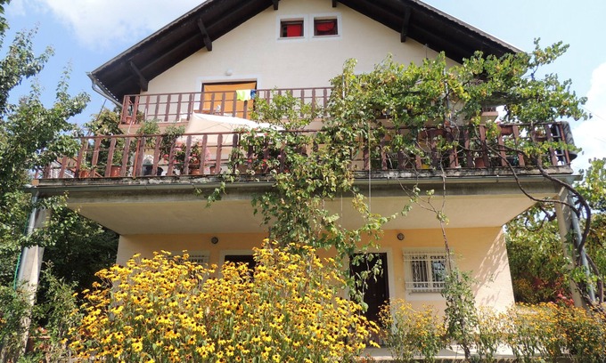 Zagreb Apartment | Pet-Friendly Apartment Garden Zagreb with Breakfast & Kitchen