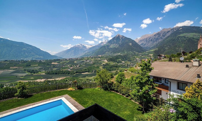 Schenna Apartment | Cozy Apartment "Gartenheim Josef" with Pool & Mountain Views