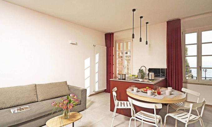 Gargnano Apartment | Cozy Apartment "Gemhouse Rubino" with Lake View & Amenities