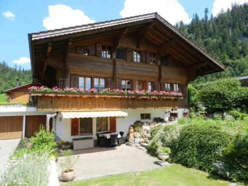 Zweisimmen Apartment | Child-Friendly Apartment Giferblick with 9.2/10 Rating