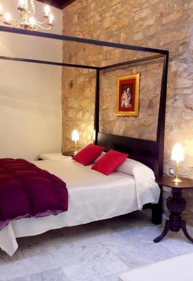 Caceres Old Town Apartment | Family-Friendly Apartment Gloria with 9.7/10 Guest Rating