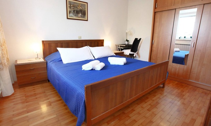 Piran Apartment | Cozy Apartment Gorgo: Family-Friendly with Breakfast & Kitchen