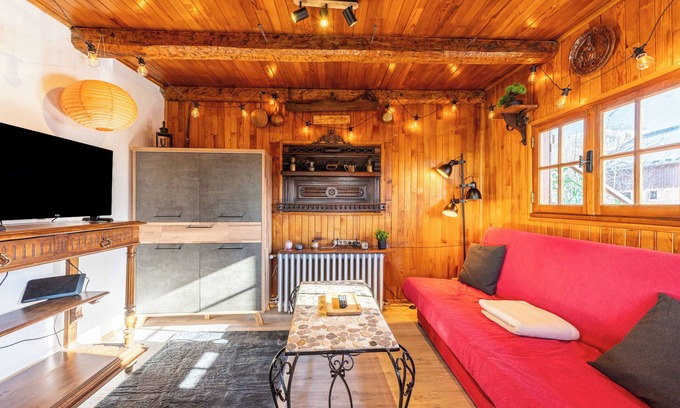 Albiez-le-Vieux Apartment | Scenic Apartment 'Grand Balcon' with Mountain View & Spa