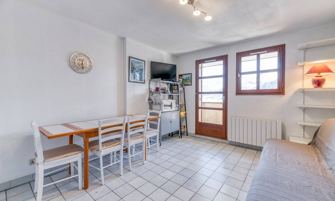 Villard-Reculas Apartment | Apartment 'Granges 9 - Vue' with Mountain View and Balcony
