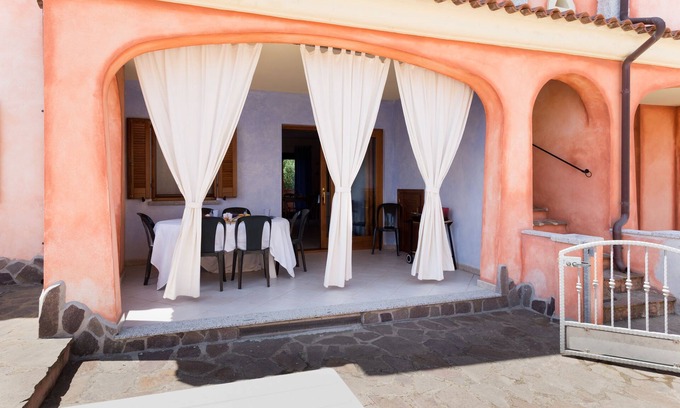 Monte Petrosu Apartment | Granito's Apartment with Ocean View and Wi-Fi Amenities