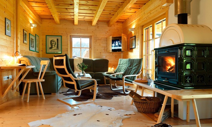Lasko Apartment | Discover Apartment Green on the Farm Pirc: Family-Friendly Retreat