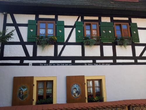 Oberzug Apartment | Cozy Retreat at Apartment Grubenhaus20 - Rated 10/10