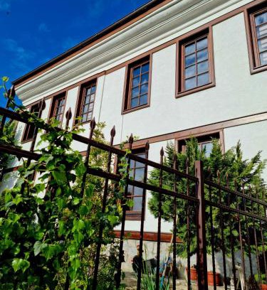 Varosh Apartment | Child-Friendly Apartment Grupce with Kitchen Amenities