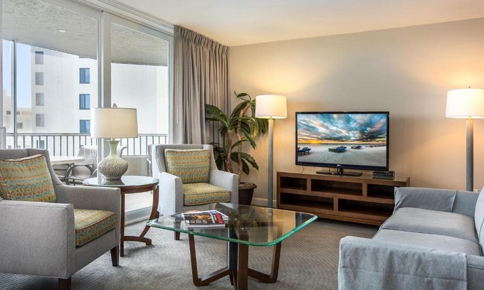 South Island Apartment | Relax at Gullwing Beach Resort - 4-Star Oceanfront Retreat