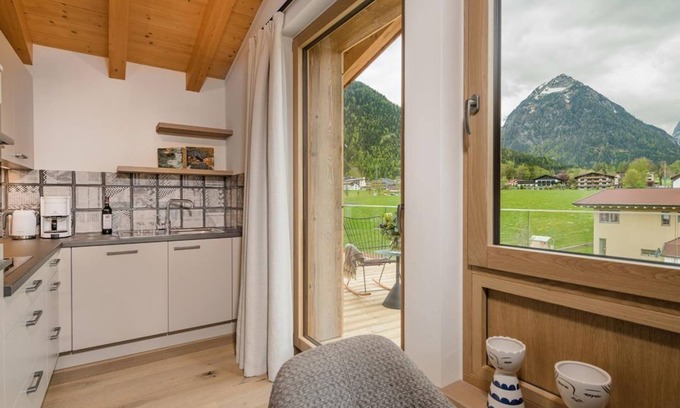 Pertisau Apartment | Discover Apartment Höhenluft 7 - Pet Friendly & Family Ready