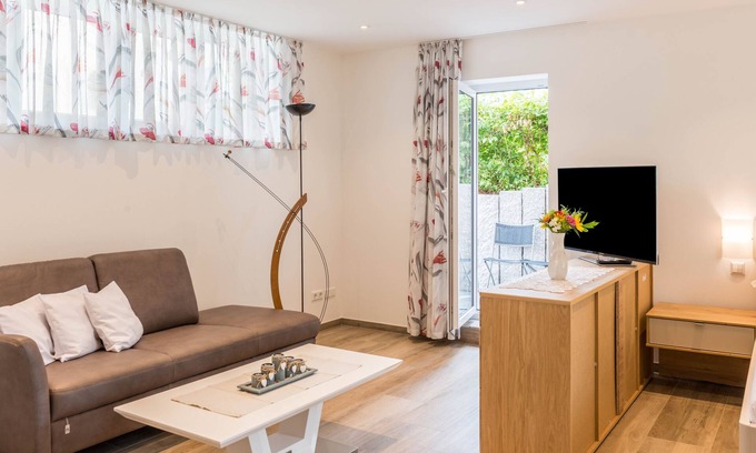 Ueberlingen Apartment | Cozy Apartment Haus Amber with Balcony & Ocean View