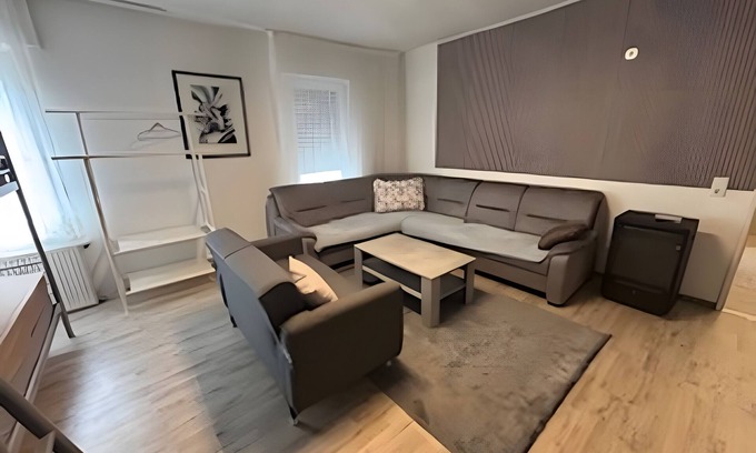 Nuttlar Apartment | Exceptional Haci Babas Home: Shared Garden & Free Wi-Fi