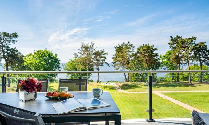 Zirchow Apartment | Discover Haffkante: Premier Penthouse Oasis by the Lagoon