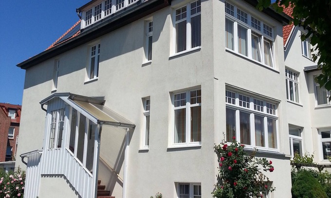 Alt-Travemunde/Ronnau Apartment | Top-Rated 'Haus Übersee Wohnung Samoa' with Garden & Wi-Fi