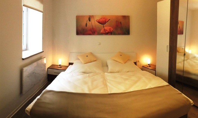 Altotting Apartment | Cozy Apartment Haus am Eck with Kitchen & WLAN Access