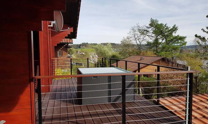 Illmensee Apartment | Apartment 'Haus Am See' with Lake View, Shared Garden and Wi-Fi