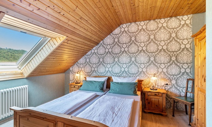 Busterbach Apartment | Cozy Apartment 'Haus Berger' with Balcony & Wi-Fi Access