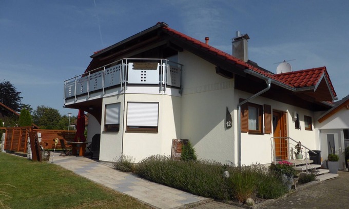 Hayingen Apartment | Cozy Apartment 'Haus Bross' with Balcony & Wi-Fi Access