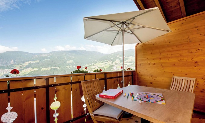 Albions Apartment | Family Suite at Haus Sonnegg: Mountain View & Garden Oasis