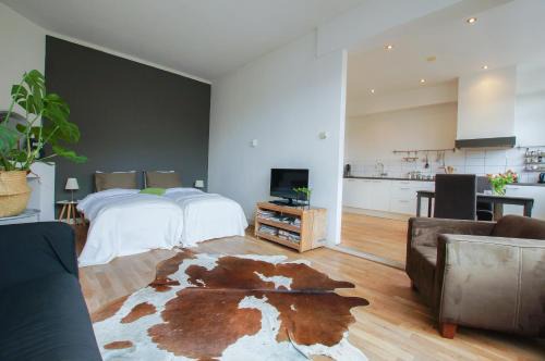 Hof van Delft Apartment | Welcoming Havenstraat Apartment: Rated 9.4/10, Family-Friendly