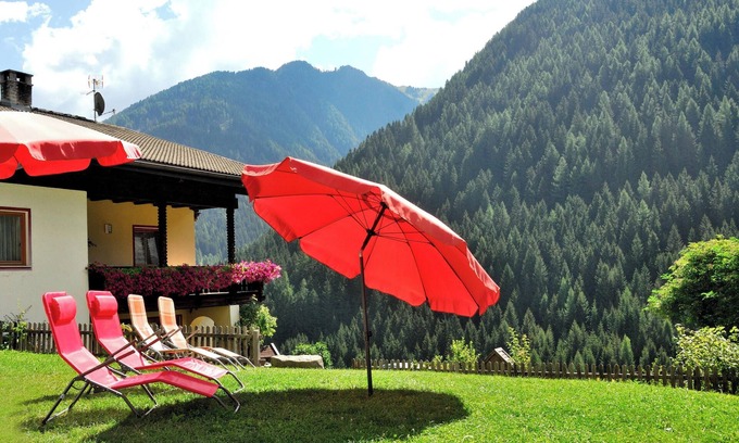Racines Apartment | Scenic Heiserhof Apartment with Balcony, Wi-Fi & Spa Access