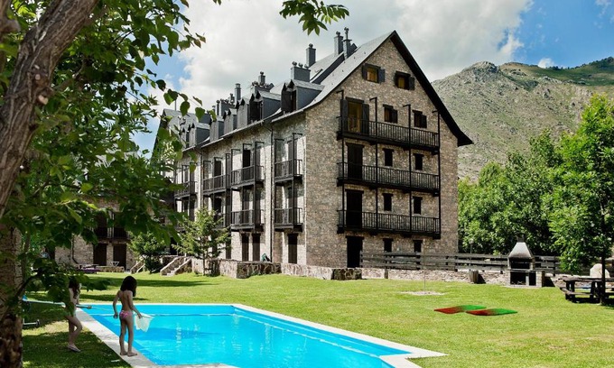 Taull Apartment | Discover Apartment Herbasabina: Family & Pet-Friendly Retreat