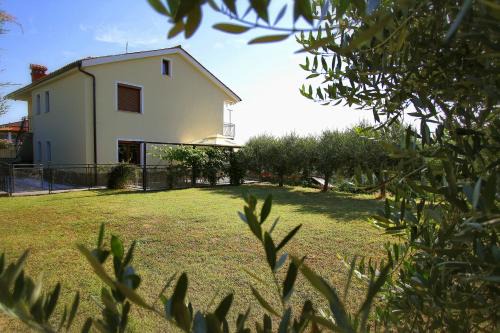 Izola Apartment | Family-Friendly Retreat at Apartment Hiša Korte - 9.6/10