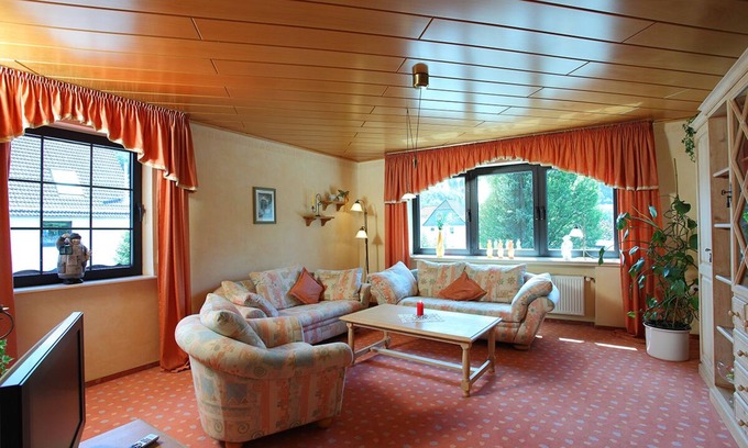 Oedingen Hotel | Spacious Apartment Hildegard with Ocean View & Breakfast