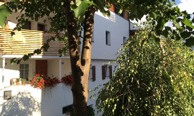 Lajen Apartment | Central Apartment Hintertrojer: Free WiFi & Great Dining