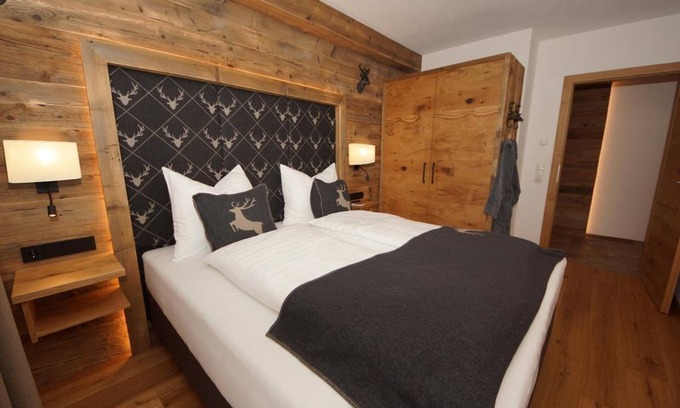 Ellmau Apartment | Top Rated Apartment Hirsch with Spa & Kitchen Amenities