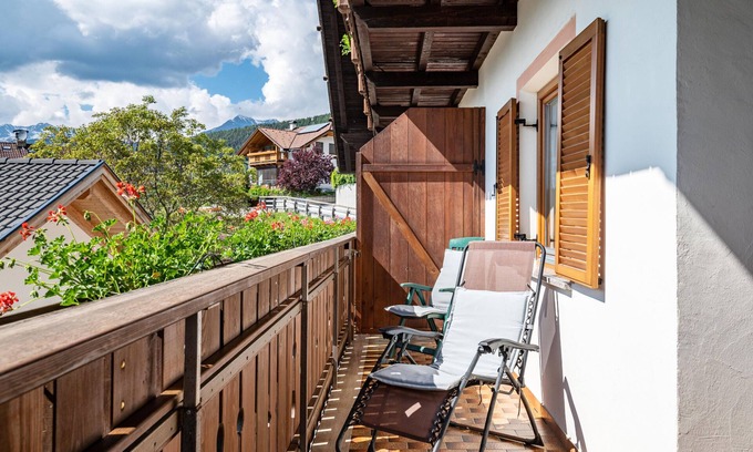 Chifa Apartment | Inviting Apartment 'Hofblick': Mountain View & Private Terrace