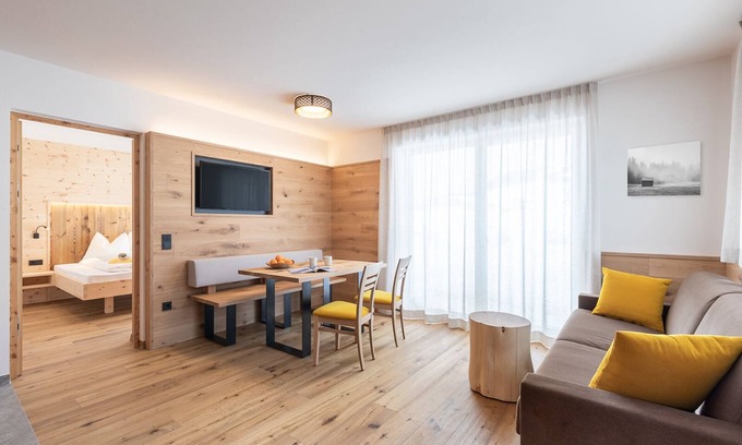 Villnoss Apartment | Cozy Apartment with Private Garden and Ocean View