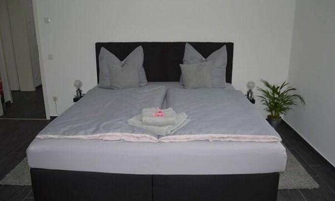 Rosswein Apartment | Ideal Apartment Home Nr.5 in Roßwein with Family Amenities