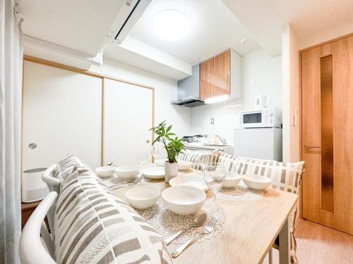 Minamisenba Apartment | Prime Apartment Hotel Near Shinsaibashi Shopping Street