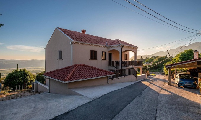 Pridvorje Apartment | Inviting Apartment with Private Terrace and Breakfast Included