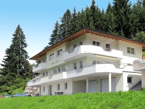 Hainzenberg Apartment | Cozy Apartment Haus Huber - Guest Rated 9/10 & Family-Friendly