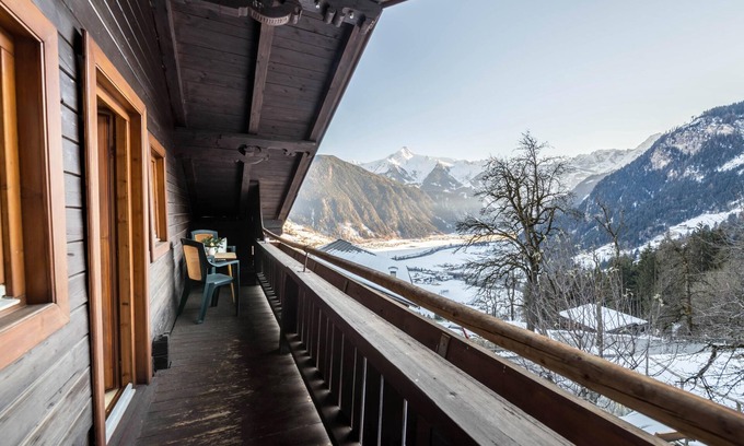 Hippach-Schwendberg Apartment | Cozy Apartment in Alpine Chalet Bergprinzessin with Balcony