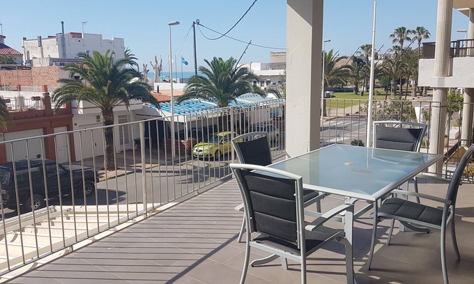 El Grau de Moncofa Apartment | Central Playa Moncofa Apartment with Breakfast Included