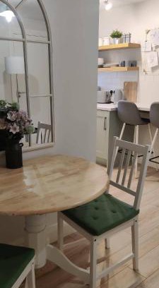 Letterkenny Apartment | Child-Friendly Apartment with Exceptional 9.3/10 Rating