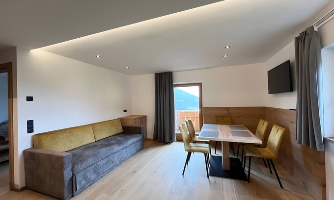 Avelengo Apartment | Apartment 'Ifinger' with Mountain View, Shared Garden and Wi-Fi