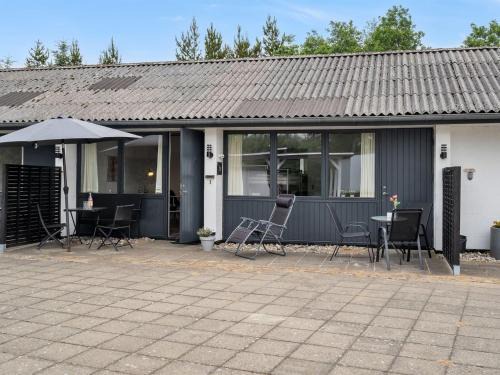 Skaerbaek Apartment | Cozy Apartment Iida - Family-Friendly Retreat near the Sea