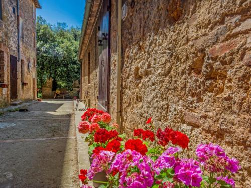 Simignano Apartment | Cozy Apartment Il Cardo: Pool, Pet-Friendly & Family Friendly