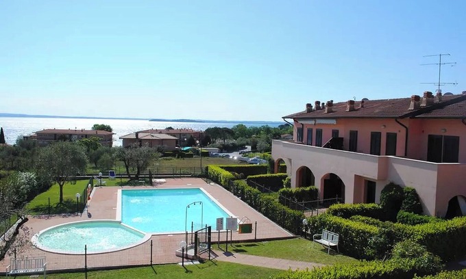 Solarolo Apartment | Experience 'Il Riflesso Sul Lago': Lake View & Shared Pool