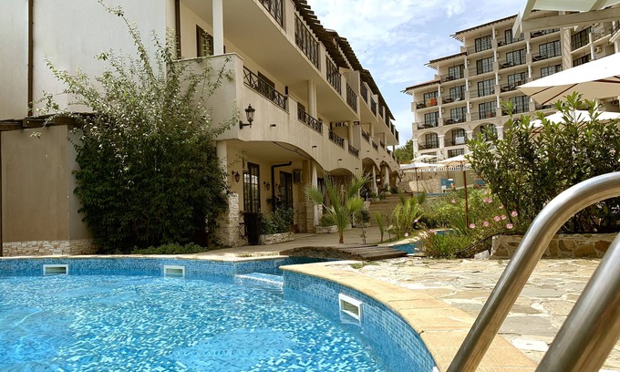 Obzor Apartment | Cozy Apartment at The Cliff: Steps from the Beach & Spa