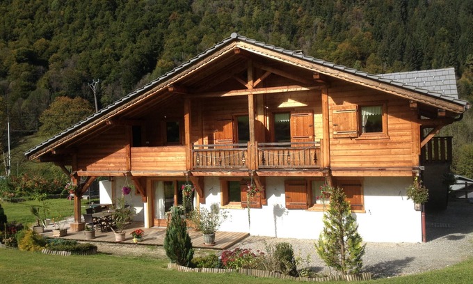 Sixt-Fer-a-Cheval Apartment | Mountain Retreat: Cozy Apartment in Sixt Fer A Cheval