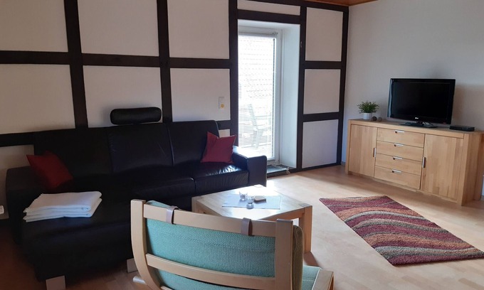 Wilsche Apartment | Serene Apartment Retreat in Tranquil Outskirts - Rated 9.6