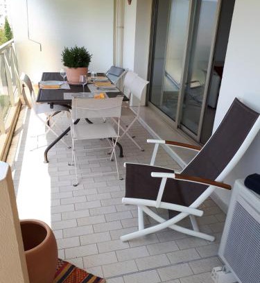 California - Pezou Apartment | Oceanfront Apartment with Pool & Wifi - Guest Rated 9.7/10