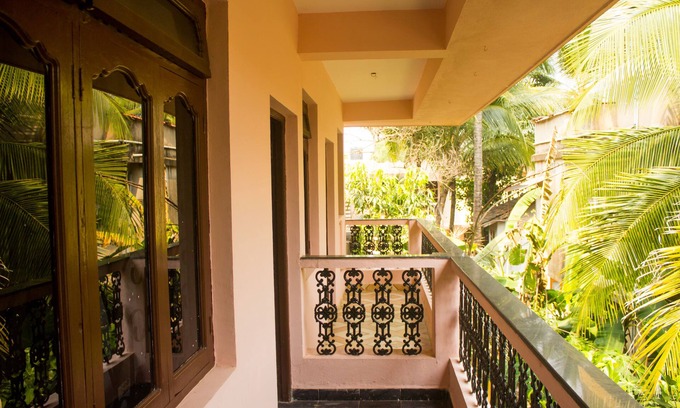 Vanelim Apartment | Tranquil Apartment with Ocean Views and Spa Amenities