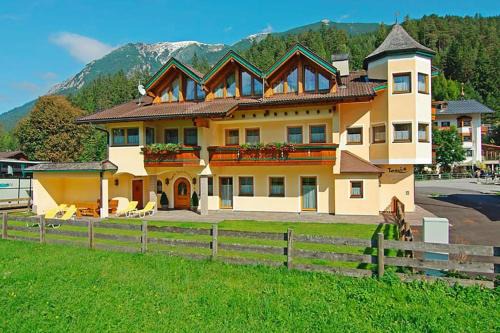 Achenkirch Apartment | Inviting Apartment in Achenkirch with Balcony & Amenities