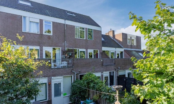 Alkmaar Apartment | Cozy Alkmaar Apartment with Balcony & Child-Friendly Amenities